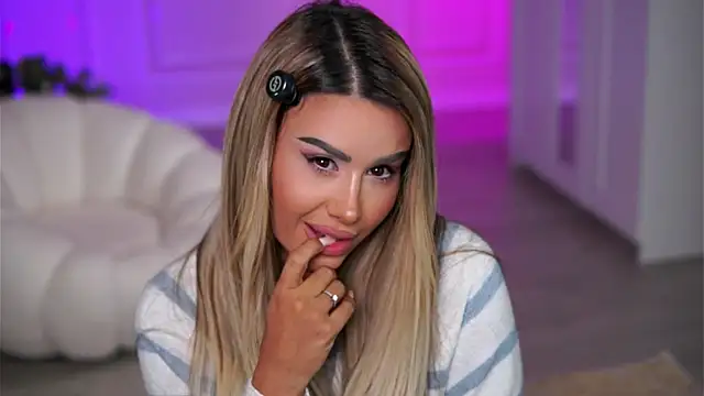 EvaZane online show from 10-27-25, 08:35