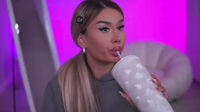 EvaZane online show from 11-10-25, 07:46