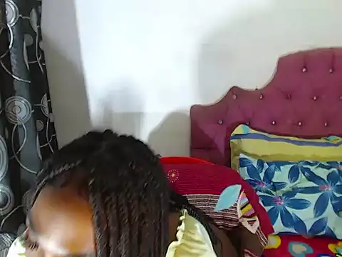 Snapshot of KandyHot_ chatting on 02-26-25, 01:32 KandyHot online show from 02-26-25, 01:32
