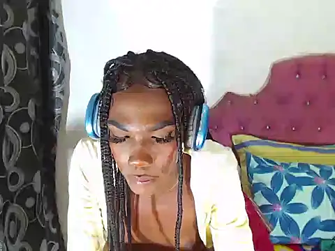 Snapshot of KandyHot_ chatting on 02-27-25, 01:38 KandyHot online show from 02-27-25, 01:38