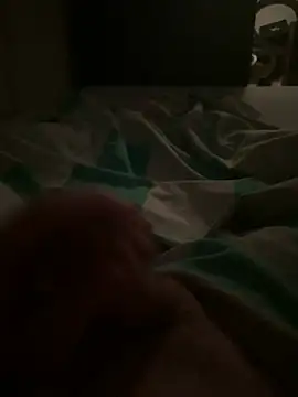 Snapshot of Abspritzerboy21 chatting on 12-24-24, 03:27 Abspritzerboy21 online show from 12-24-24, 03:27