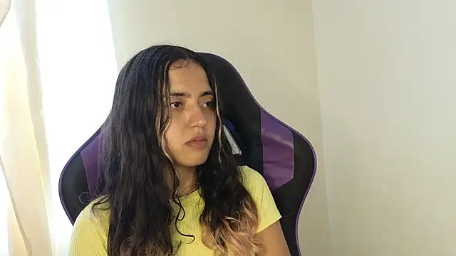 Snapshot of ViolettaSummer chatting on 02-02-25, 05:15 ViolettaSummer online show from 02-02-25, 05:15