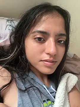 Snapshot of ViolettaSummer chatting on 11-08-25, 11:21 ViolettaSummer online show from 11-08-25, 11:21