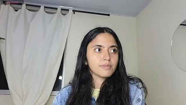 ViolettaSummer online show from 11-30-25, 01:09