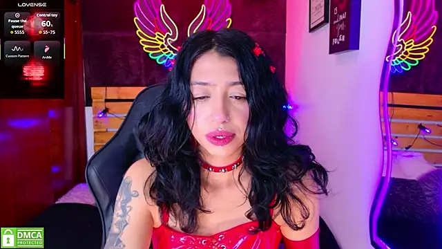Snapshot of REDHOTTER_ chatting on 05-08-26, 11:48 REDHOTTER online show from 05-08-26, 11:48