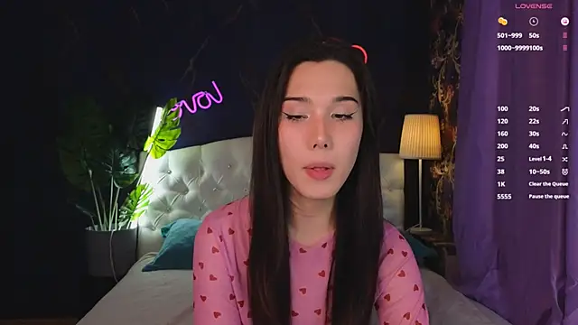 Kaia Sunshine Mia online show from 01-25-25, 06:46