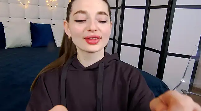 Snapshot of NicoleRosss chatting on 02-14-25, 08:59 NicoleRosss online show from 02-14-25, 08:59