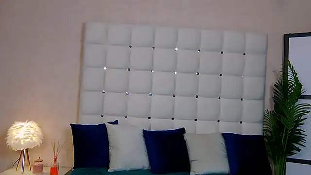 Snapshot of NicoleRosss chatting on 03-14-25, 10:18 NicoleRosss online show from 03-14-25, 10:18