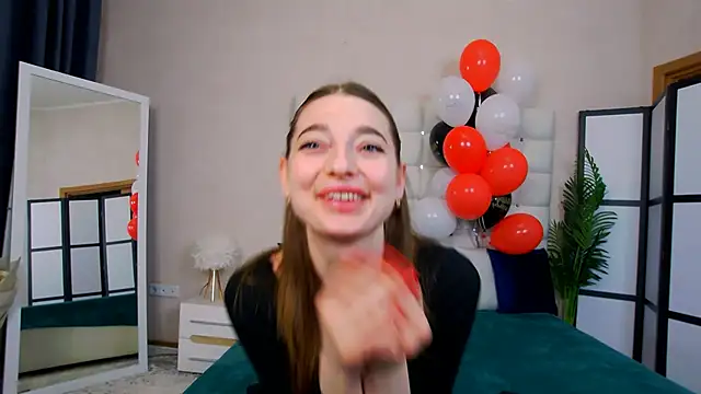 Snapshot of NicoleRosss chatting on 03-15-25, 12:02 NicoleRosss online show from 03-15-25, 12:02