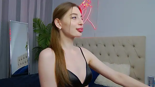 NicoleRosss online show from 05-17-26, 01:18