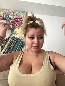 Snapshot of AllysonK chatting on 01-19-25, 12:28 AllysonK online show from 01-19-25, 12:28