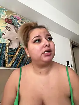 Snapshot of AllysonK chatting on 02-07-25, 01:32 AllysonK online show from 02-07-25, 01:32