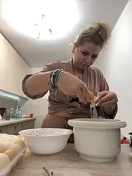 AllysonK online show from 11-27-25, 01:35