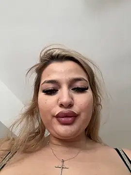 AllysonK online show from 04-01-26, 01:41