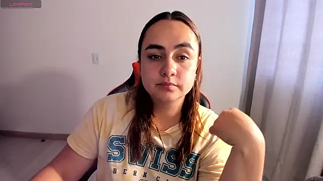 Snapshot of maryluna95 chatting on 04-17-26, 05:05 maryluna95 online show from 04-17-26, 05:05
