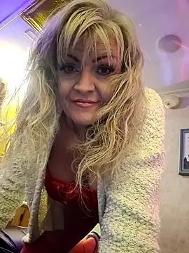 annika lately online show from 11-23-25, 04:56