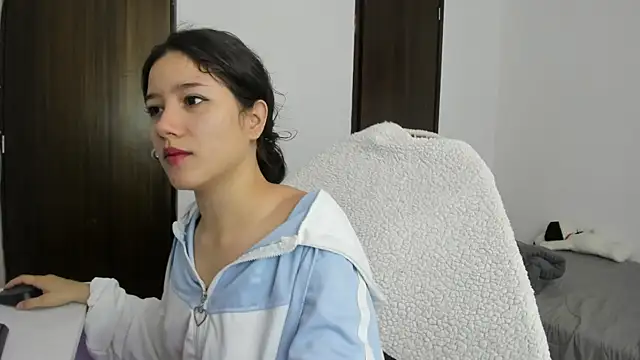 Snapshot of Eli_dl chatting on 06-22-26, 10:01 Eli dl online show from 06-22-26, 10:01