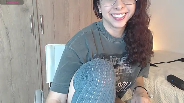 Snapshot of Abii_26 chatting on 10-22-25, 02:12 Abii 26 online show from 10-22-25, 02:12