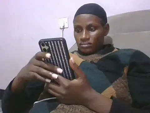 Snapshot of hairy_pussy4 chatting on 10-30-25, 09:04 hairy pussy4 online show from 10-30-25, 09:04