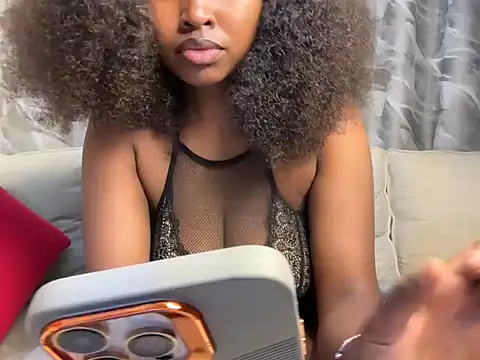 Chocolate queen2 online show from 03-18-26, 04:37