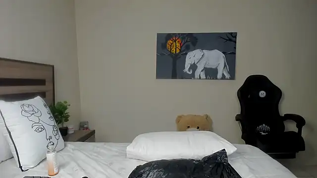 Renee-18 online show from 03-07-25, 09:59