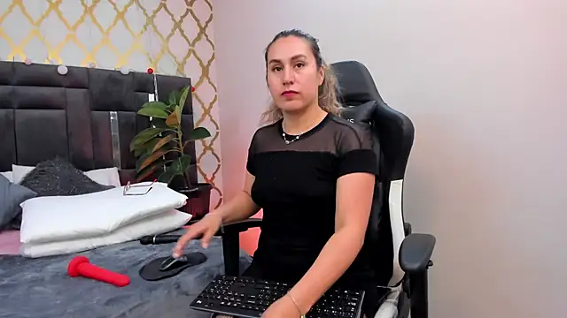 RubbyTaylor online show from 02-08-25, 08:42