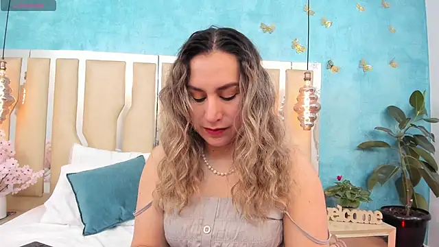 RubbyTaylor online show from 05-06-26, 02:33
