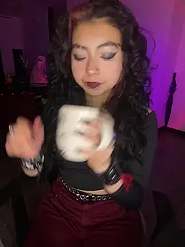 Snapshot of _Gothiccbitch_ chatting on 10-07-25, 07:27 Gothiccbitch online show from 10-07-25, 07:27