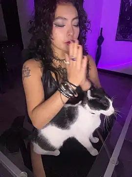 Snapshot of _Gothiccbitch_ chatting on 02-25-26, 05:39 Gothiccbitch online show from 02-25-26, 05:39