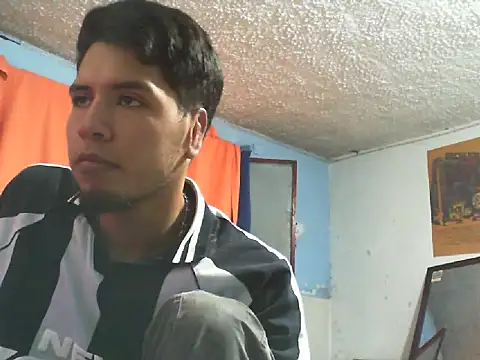 Snapshot of Darkpol772 chatting on 02-25-26, 11:36 Darkpol772 online show from 02-25-26, 11:36