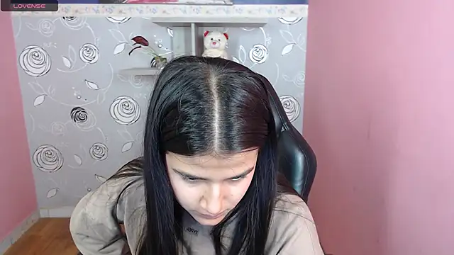Linda Mattel online show from 12-13-24, 03:43