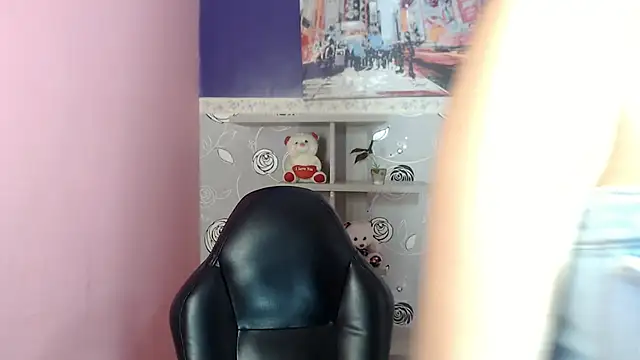 Linda Mattel online show from 02-07-25, 02:58