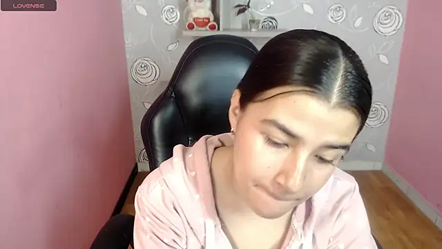 Linda Mattel online show from 02-08-25, 02:38