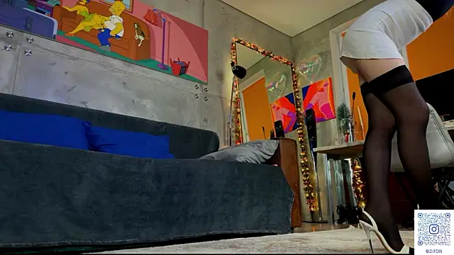 Snapshot of izi-fox chatting on 03-12-26, 05:08 izi-fox online show from 03-12-26, 05:08