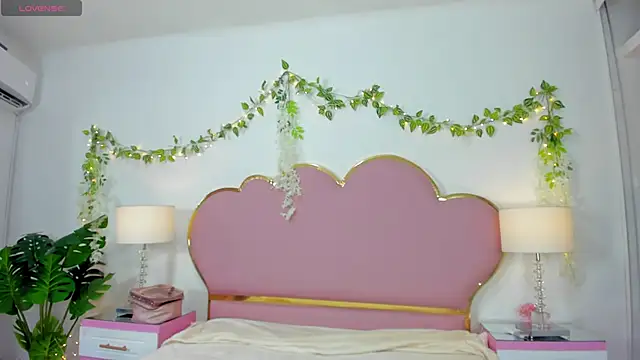 EmmaCrush online show from 09-28-25, 09:09