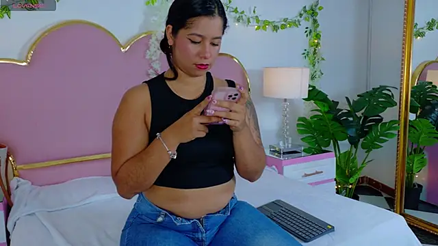 EmmaCrush online show from 10-21-25, 08:31