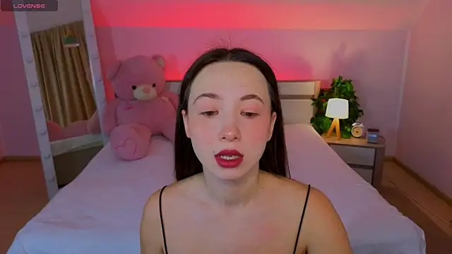 Hayle Hill online show from 11-17-25, 01:22