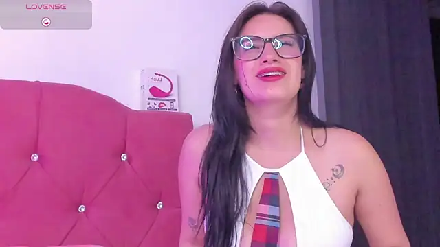 LucianaTomson online show from 12-21-25, 01:46