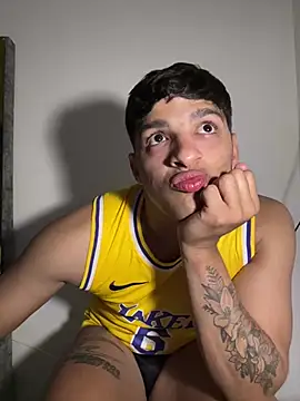 christianporcella  online show from 04-11-26, 09:08