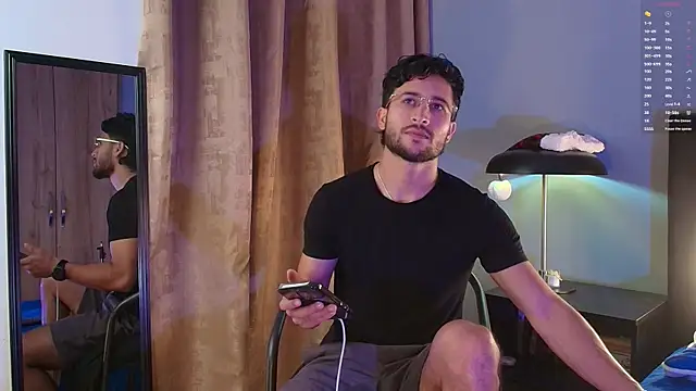 Snapshot of Valentinoford chatting on 12-22-25, 09:01 Valentinoford online show from 12-22-25, 09:01