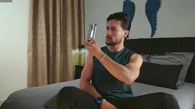 Snapshot of Valentinoford chatting on 02-14-26, 12:18 Valentinoford online show from 02-14-26, 12:18