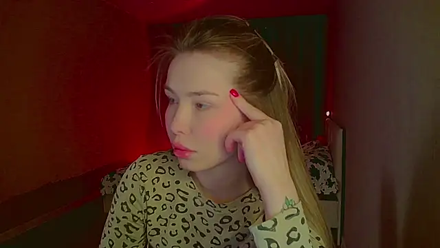 mia raspberrie online show from 03-21-25, 07:02