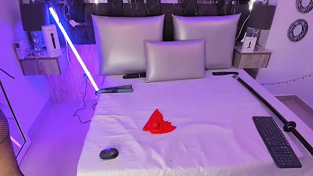 Snapshot of Charlotte_Myers chatting on 01-28-25, 11:49 Charlotte Myers online show from 01-28-25, 11:49