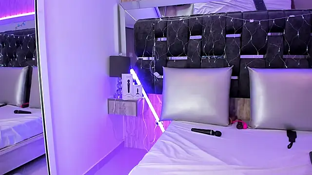 Snapshot of Charlotte_Myers chatting on 02-03-25, 02:45 Charlotte Myers online show from 02-03-25, 02:45