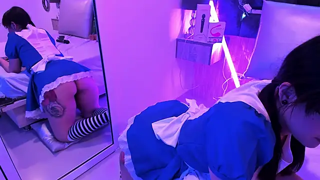 Snapshot of Charlotte_Myers chatting on 02-05-25, 05:53 Charlotte Myers online show from 02-05-25, 05:53