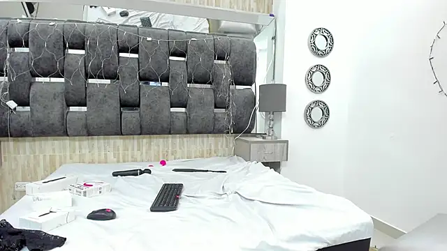 Snapshot of Charlotte_Myers chatting on 02-19-25, 06:21 Charlotte Myers online show from 02-19-25, 06:21