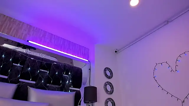 Snapshot of Charlotte_Myers chatting on 02-26-25, 02:57 Charlotte Myers online show from 02-26-25, 02:57