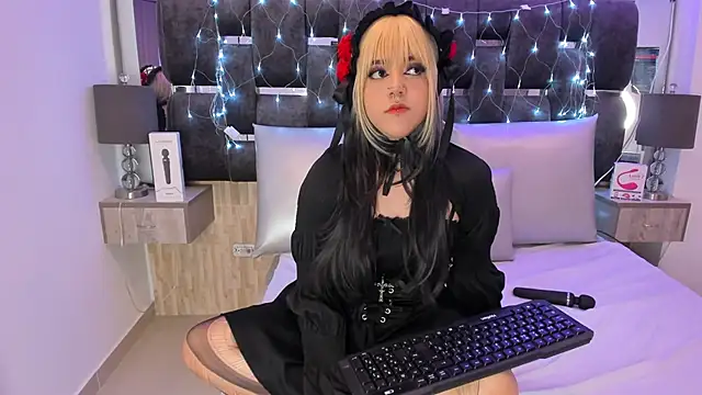 Snapshot of Charlotte_Myers chatting on 03-01-25, 06:00 Charlotte Myers online show from 03-01-25, 06:00