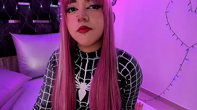 Snapshot of Charlotte_Myers chatting on 03-18-25, 02:37 Charlotte Myers online show from 03-18-25, 02:37