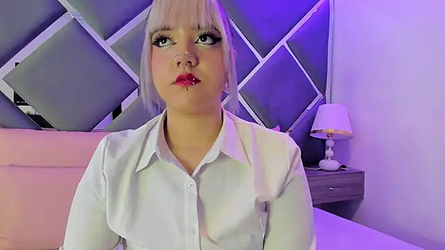 Snapshot of Charlotte_Myers chatting on 10-15-25, 07:47 Charlotte Myers online show from 10-15-25, 07:47